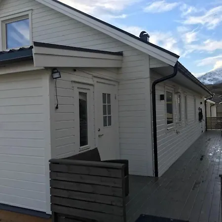 Ferienhaus Spacious 6bed House Free Parking Skjervoy