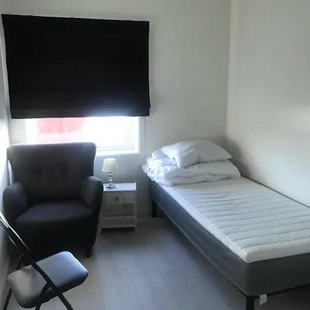 Spacious 6bed House Free Parking Ferienhaus *
