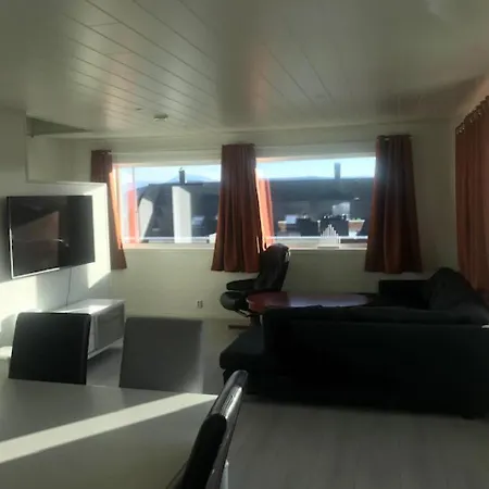 Semesterbostad Spacious 6bed House Free Parking *