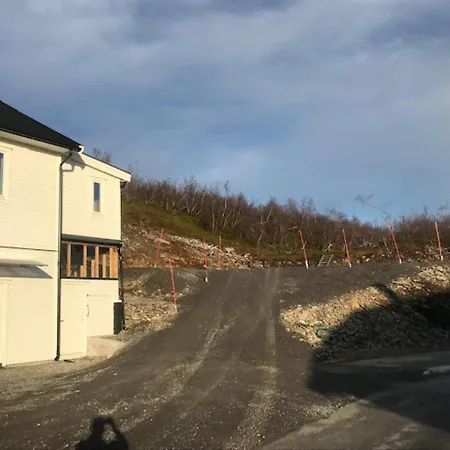 Spacious 6bed House Free Parking Semesterbostad